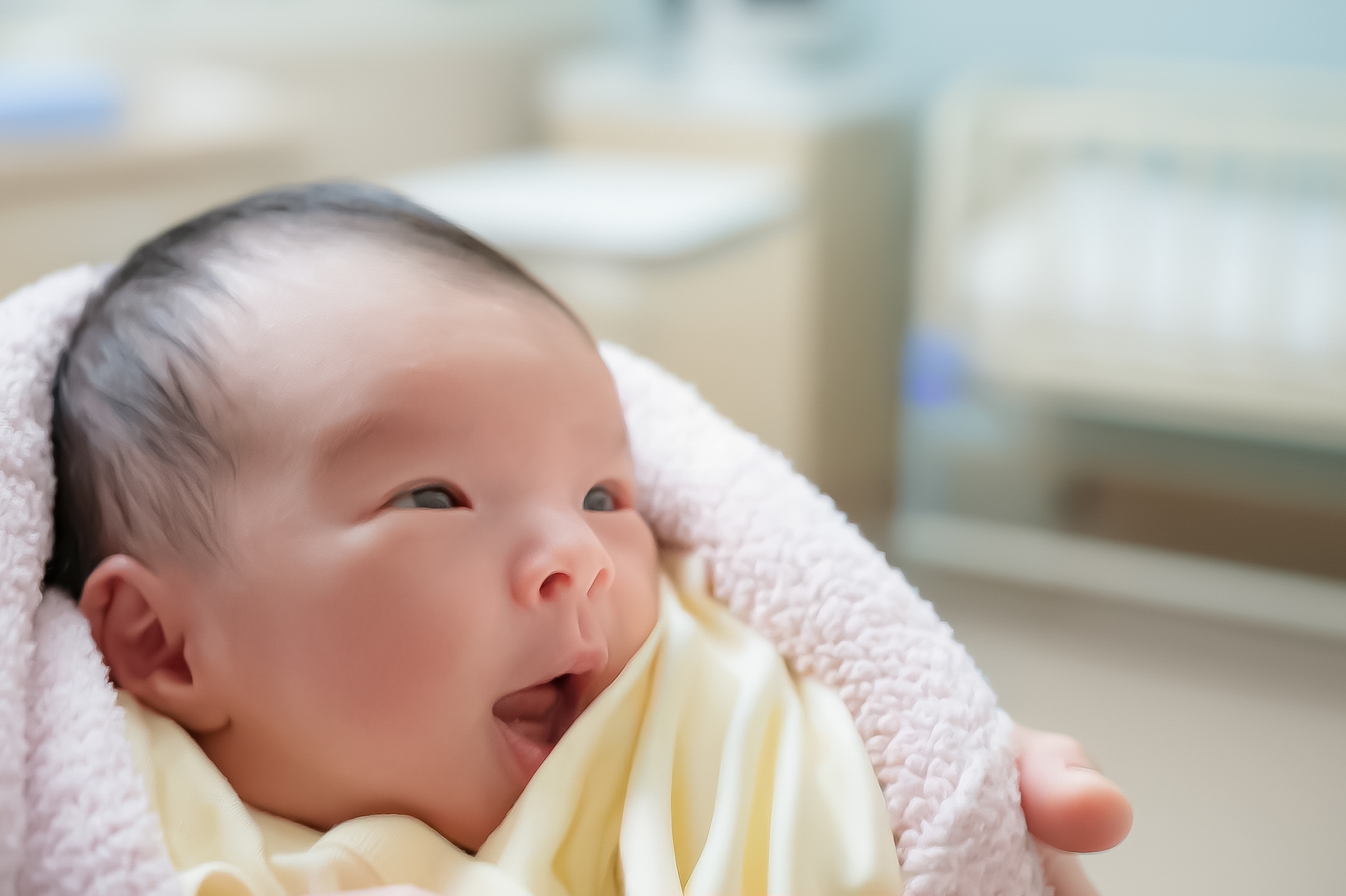 生まれたての赤ちゃん
