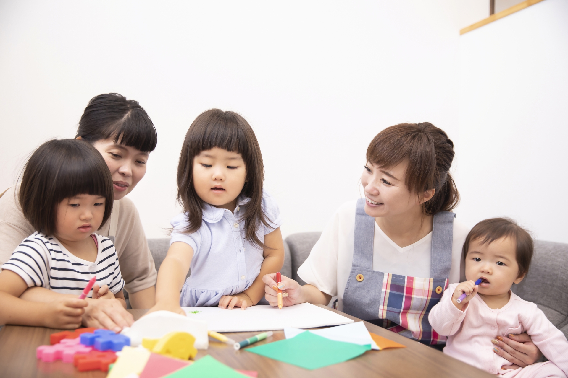 自由に遊ぶ子どもたち
