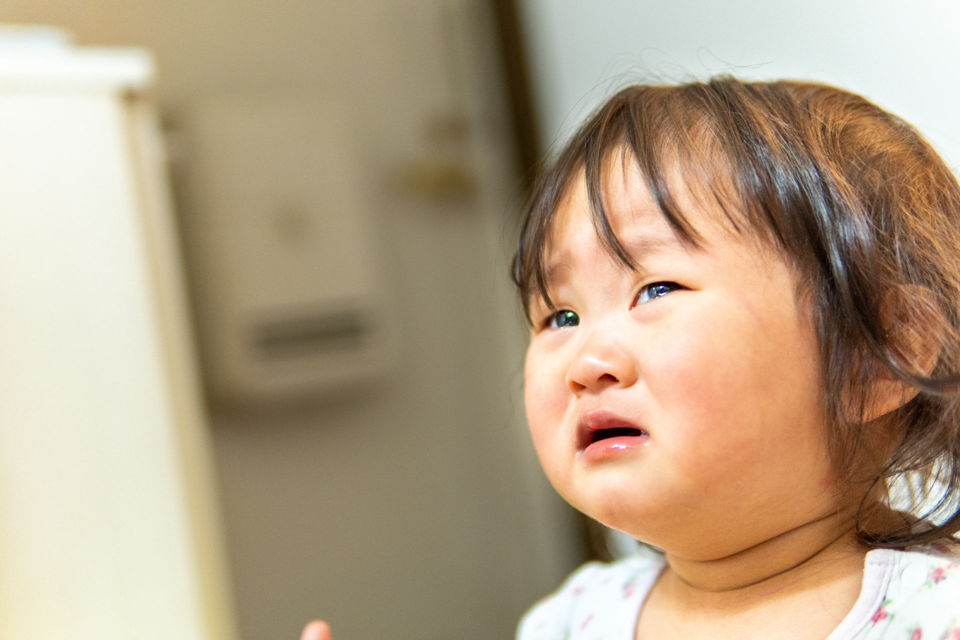 がまんする赤ちゃん