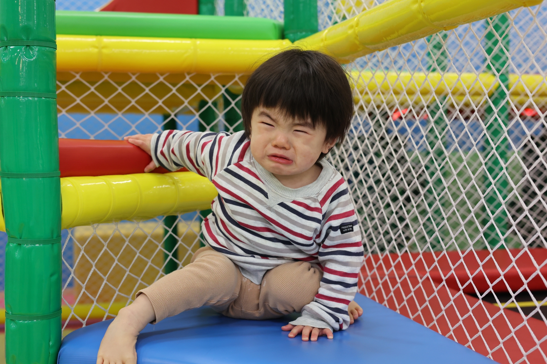 泣きそうな子ども