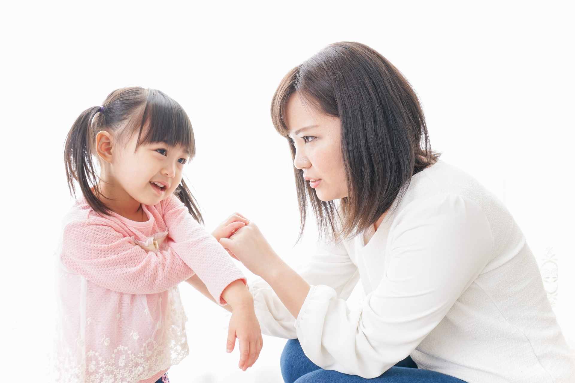 厳しく教えるママ