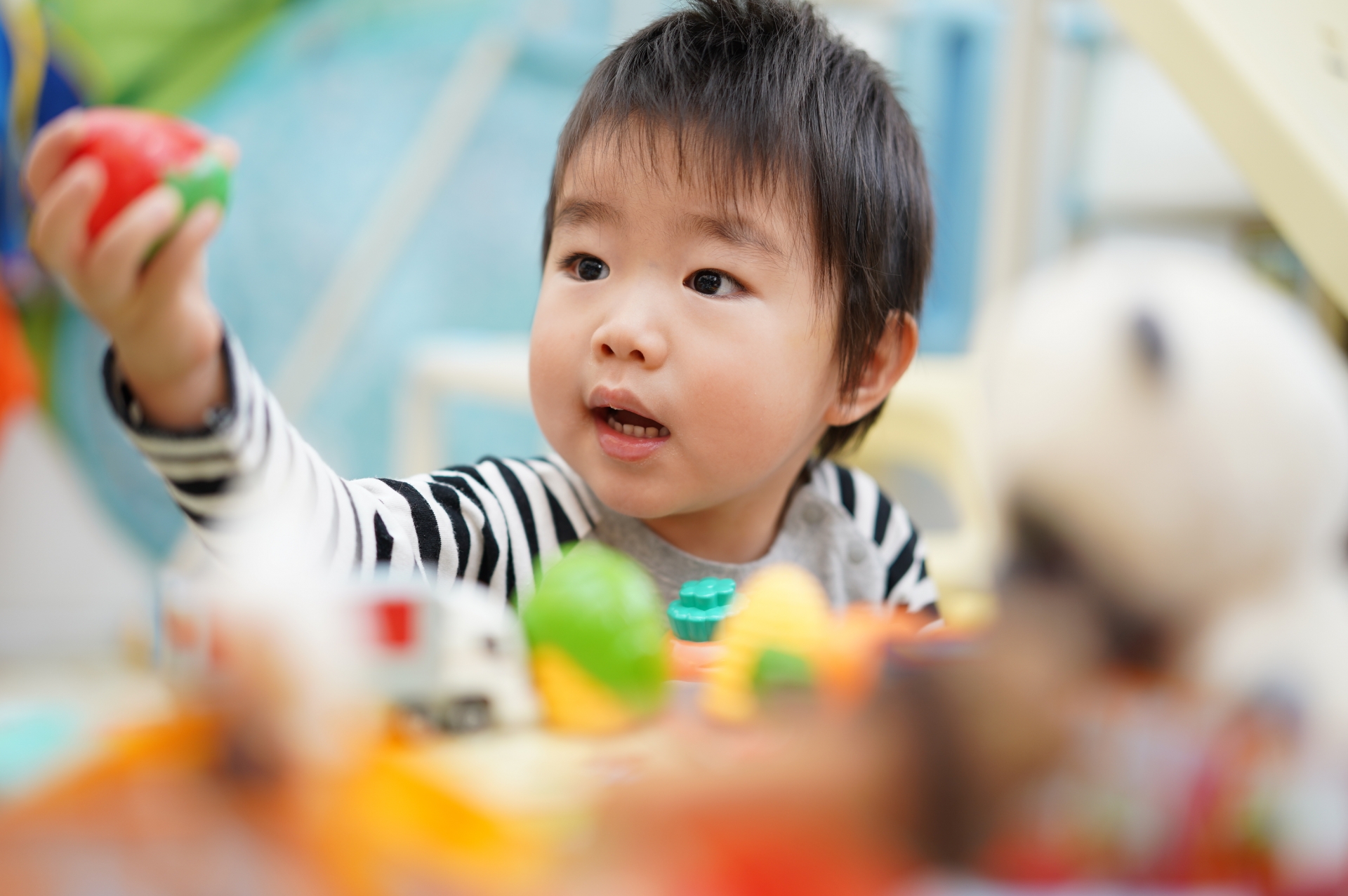 ままごとを楽しむ子ども