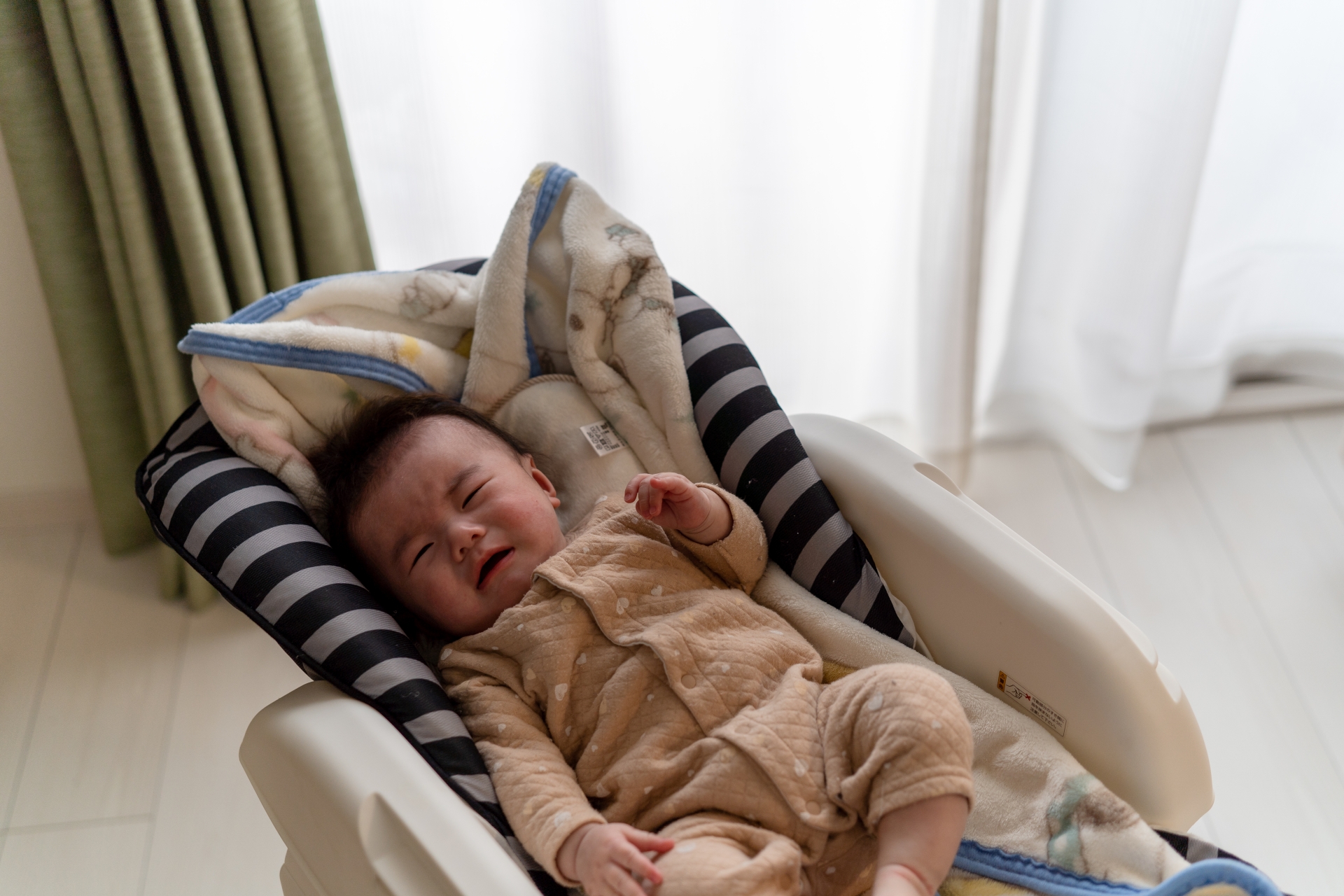 ぐずる赤ちゃん