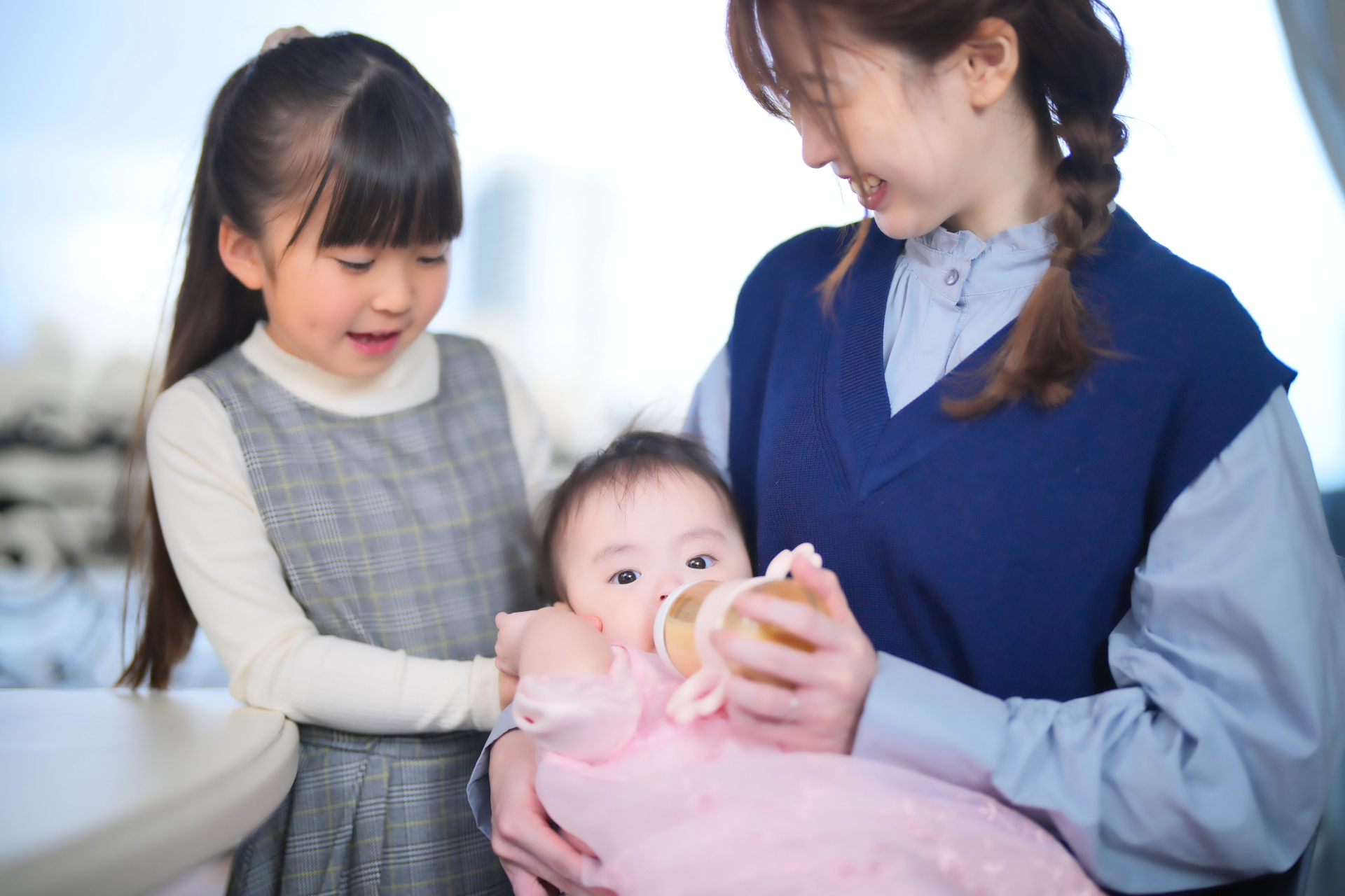 ミルクを飲ませる