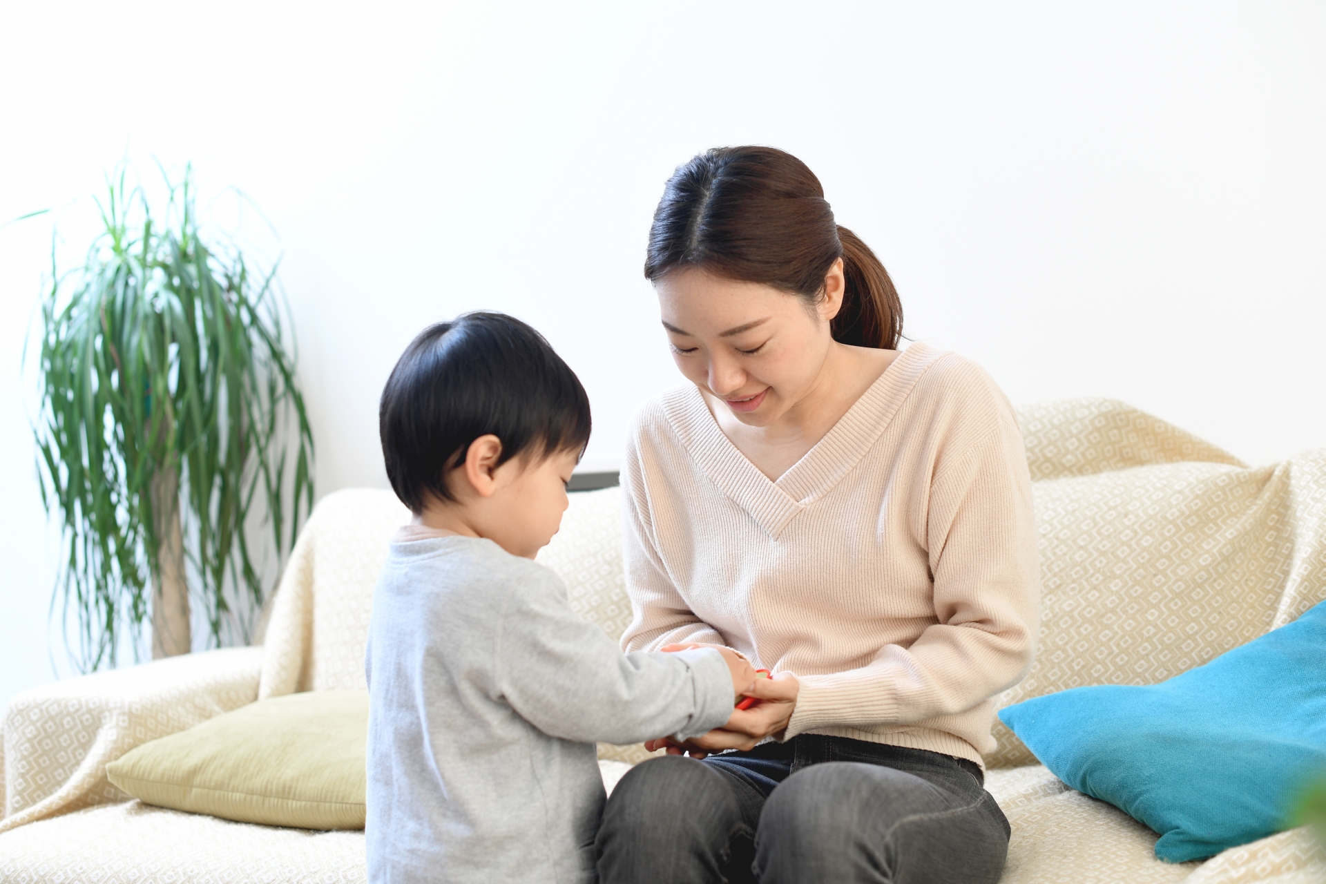 やり方を教えるママ