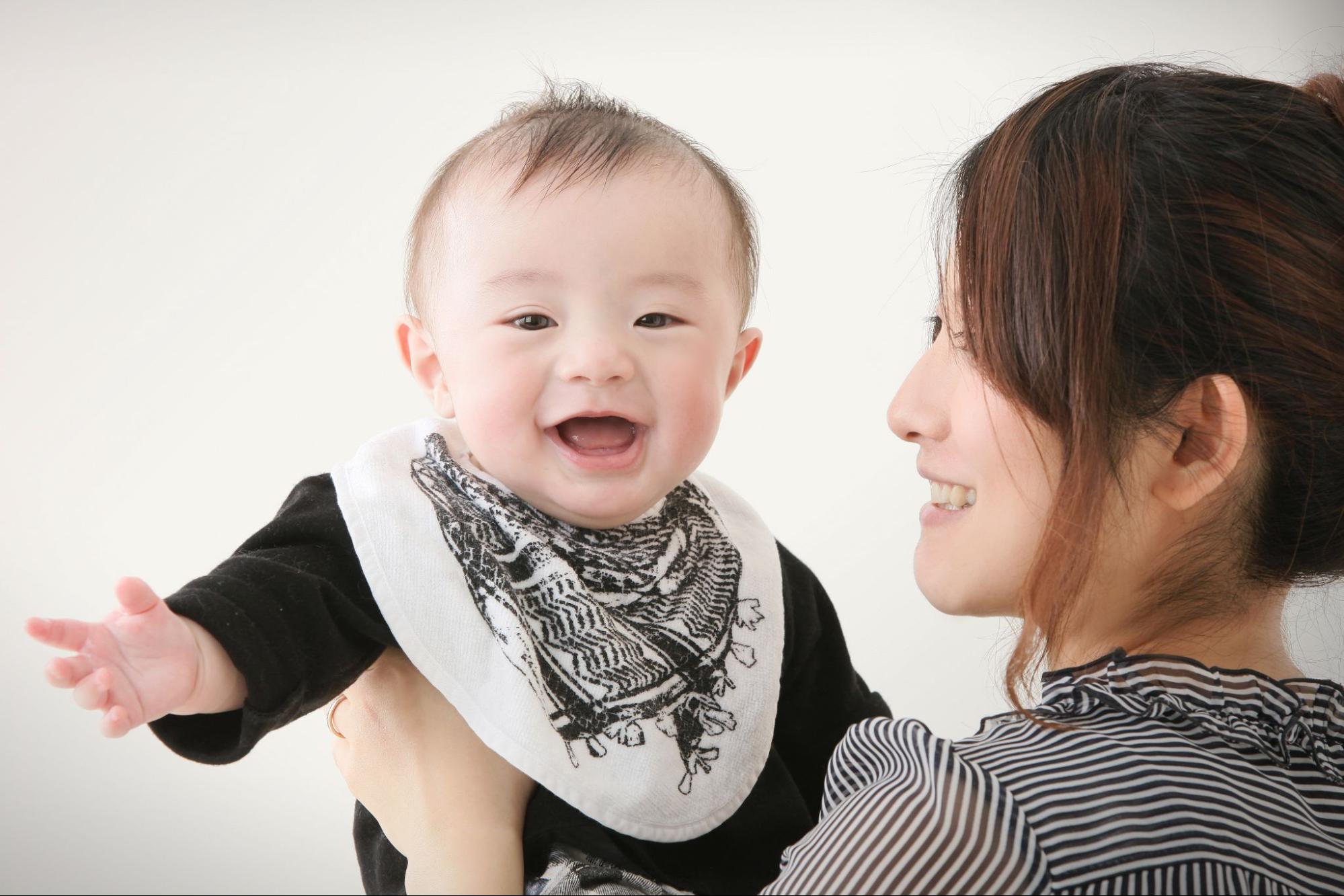 笑顔の赤ちゃん