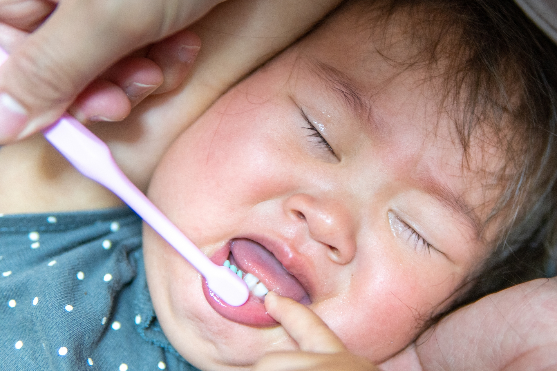 歯磨きを嫌がる子ども