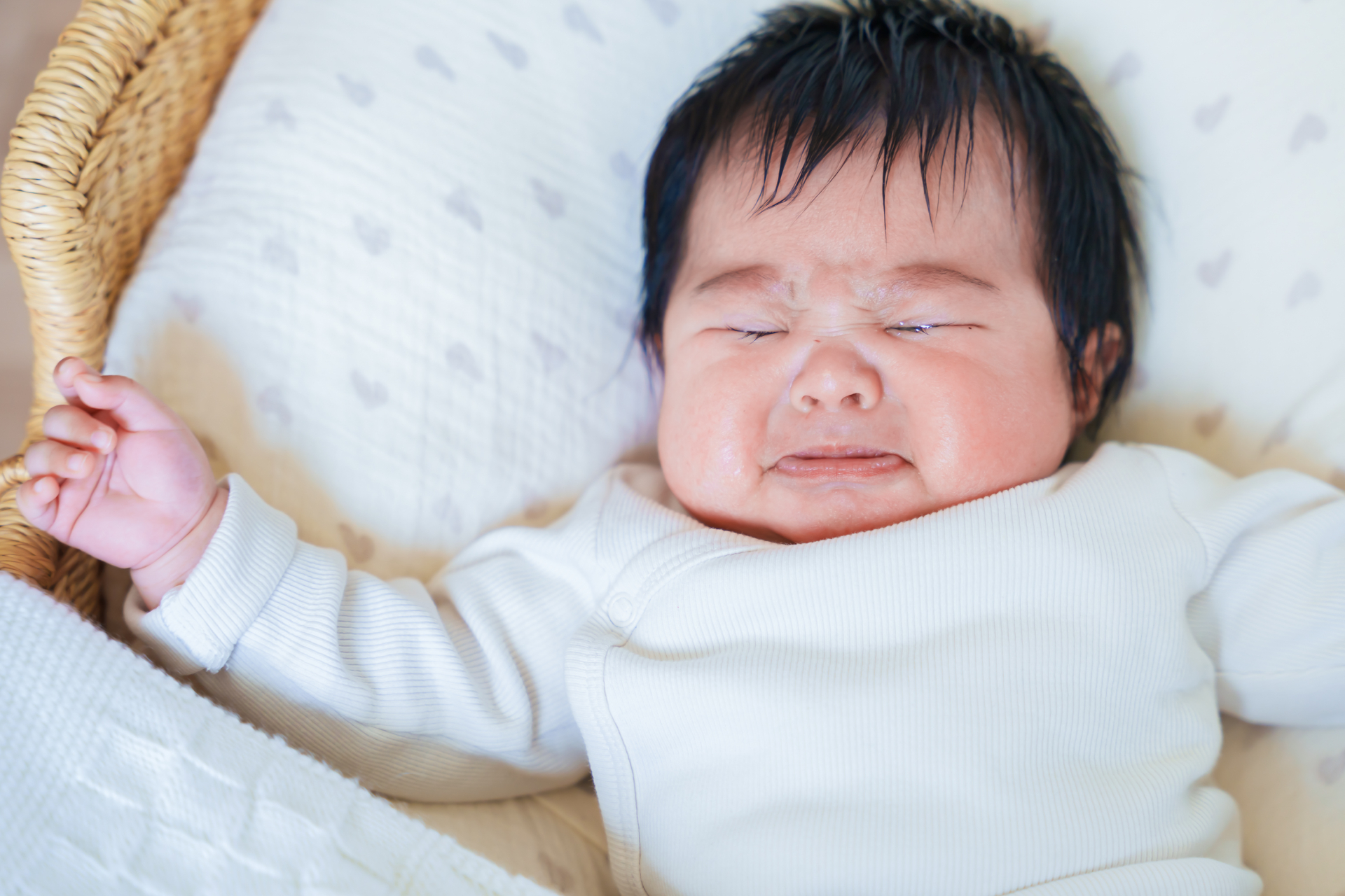 起きそうな赤ちゃん