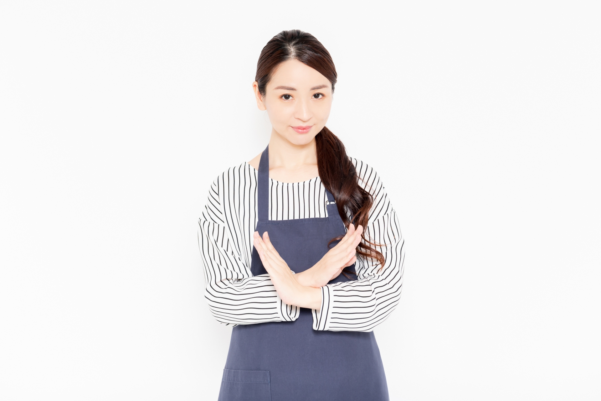 バツを作る女性