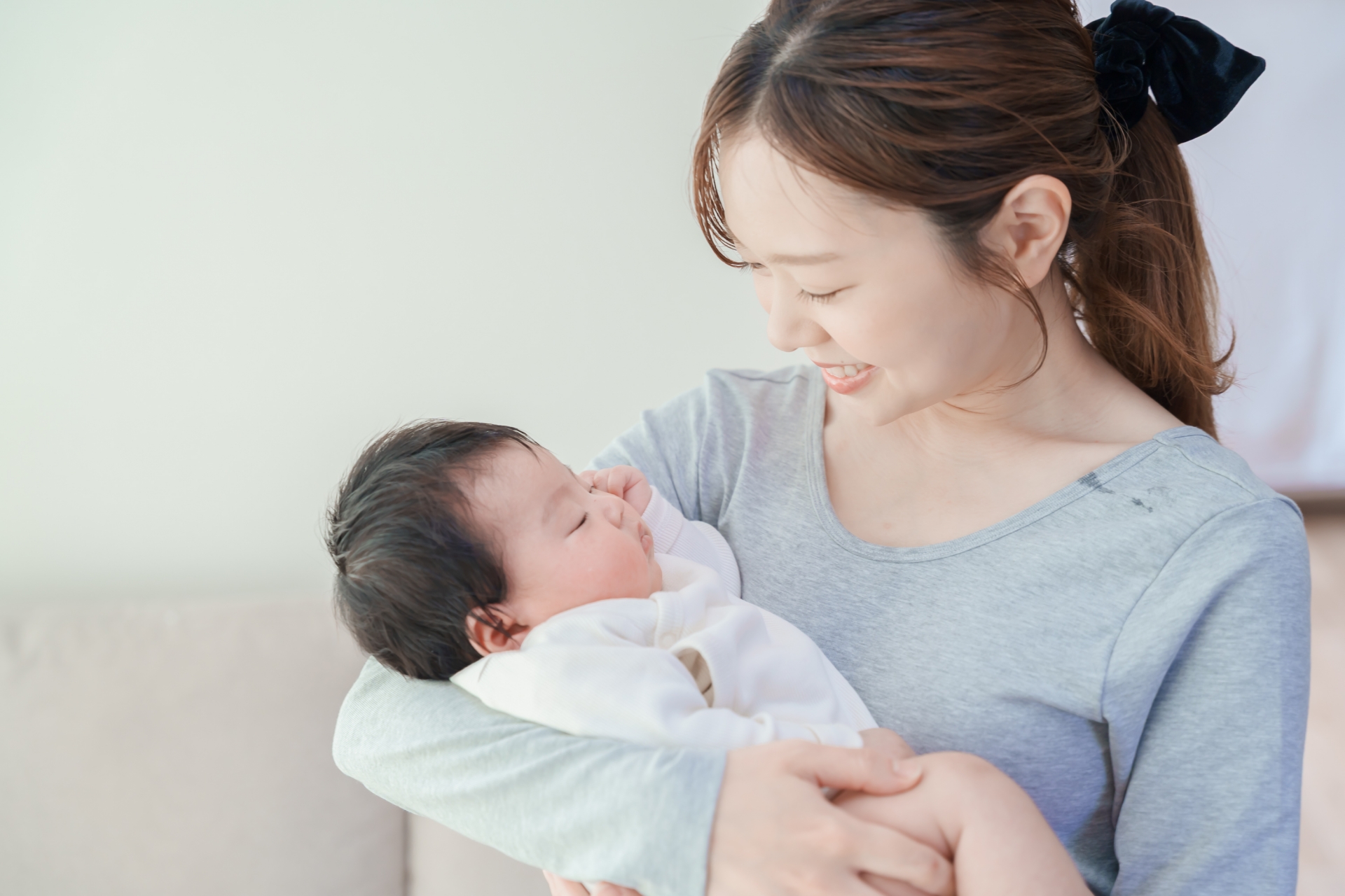 新生児のための育児方法|育児のコツや幼児教室もご紹介