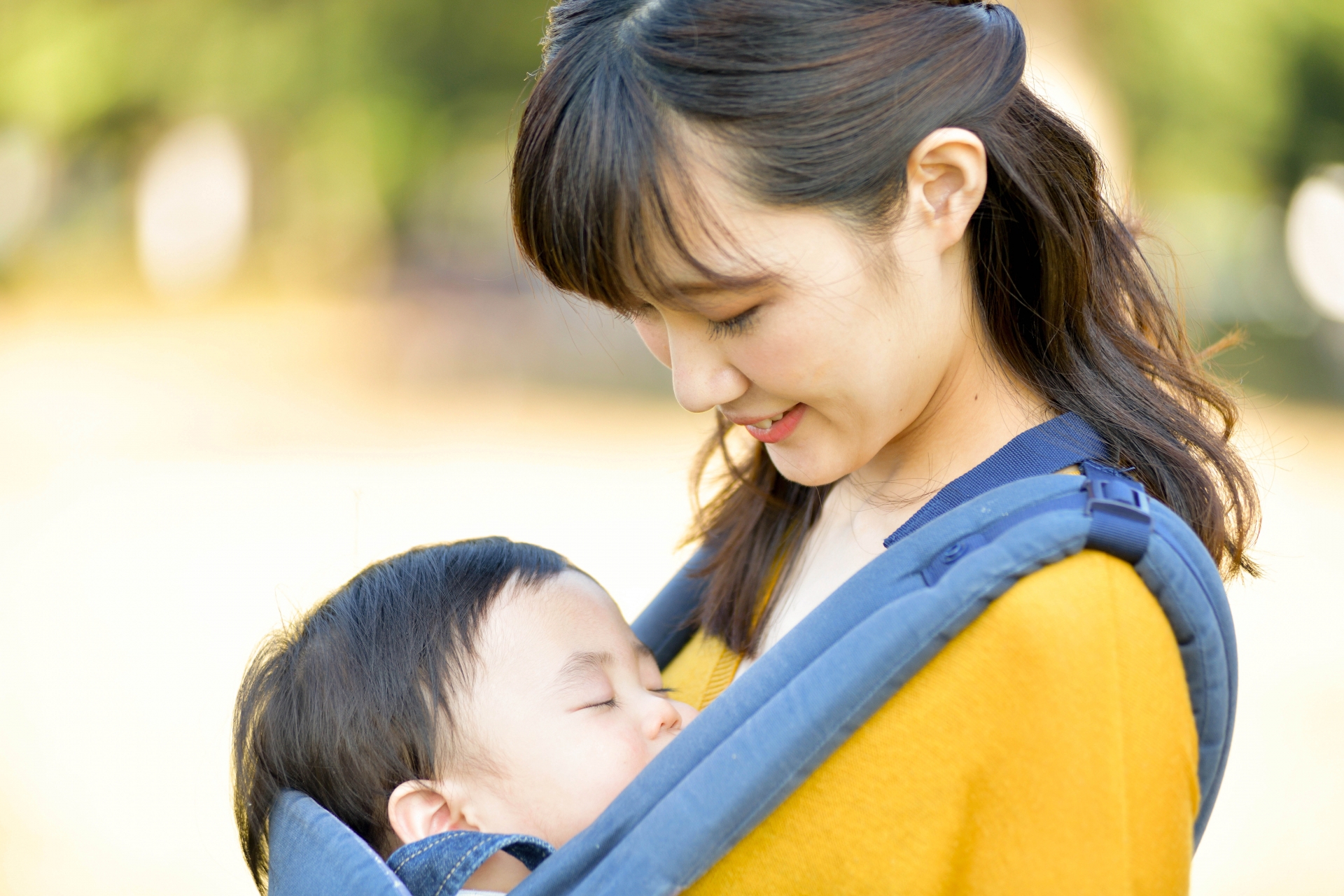 生後1ヶ月の赤ちゃんのお出かけはいつから？外出時間の目安やおすすめの場所、持ち物、注意点を解説