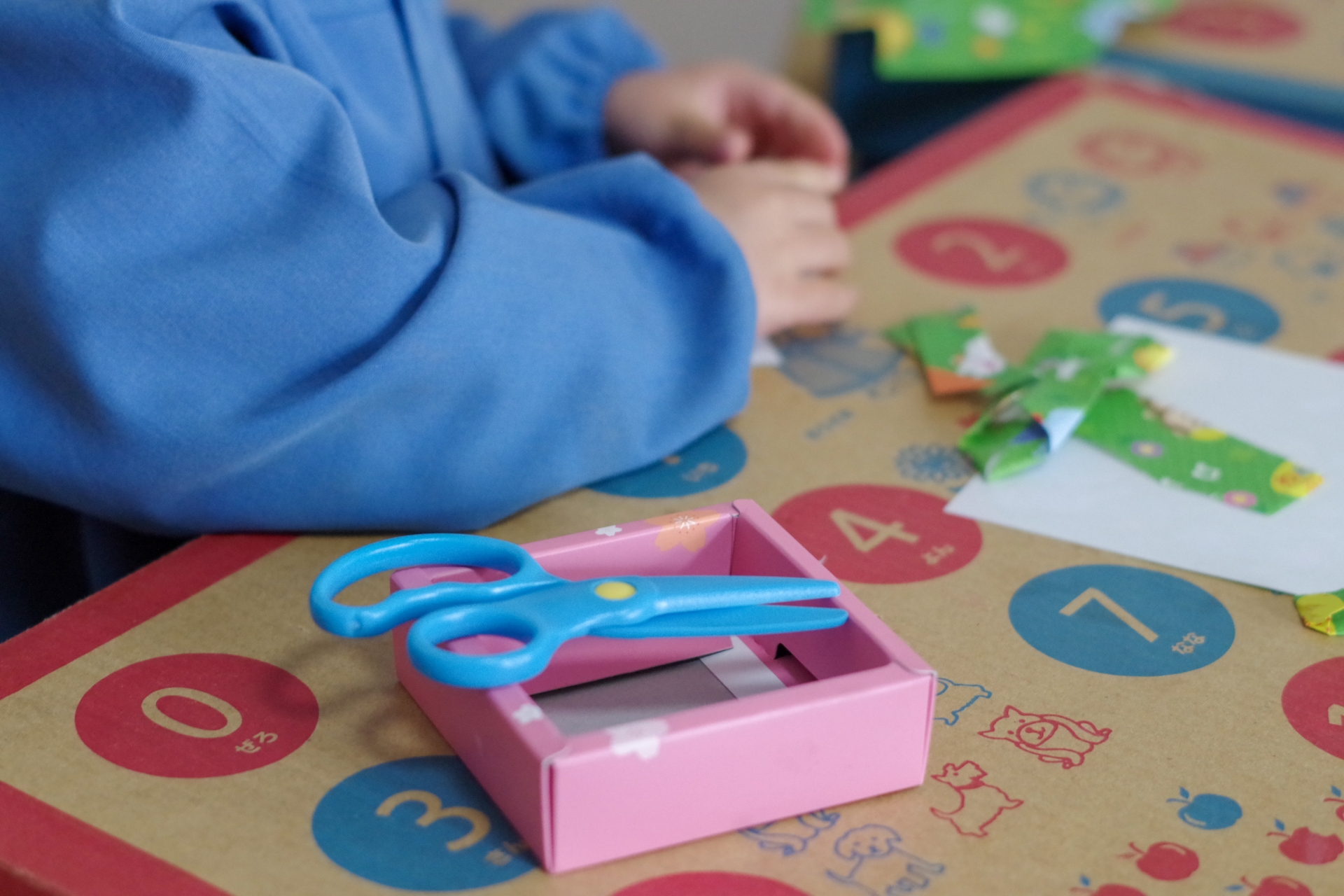 はさみは何歳から使える？練習ステップや教え方のコツ、注意点を紹介