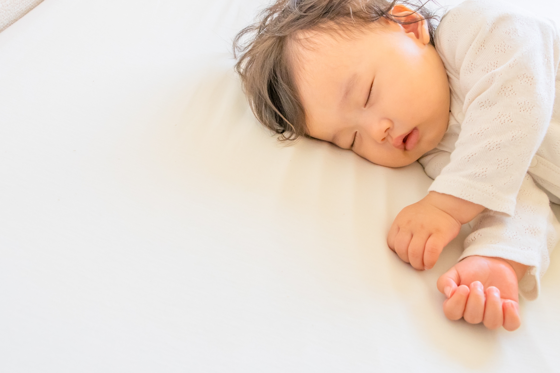 お昼寝は何歳まで必要？必要な理由や成長に合った時間、お昼寝をしない子への対処法を解説